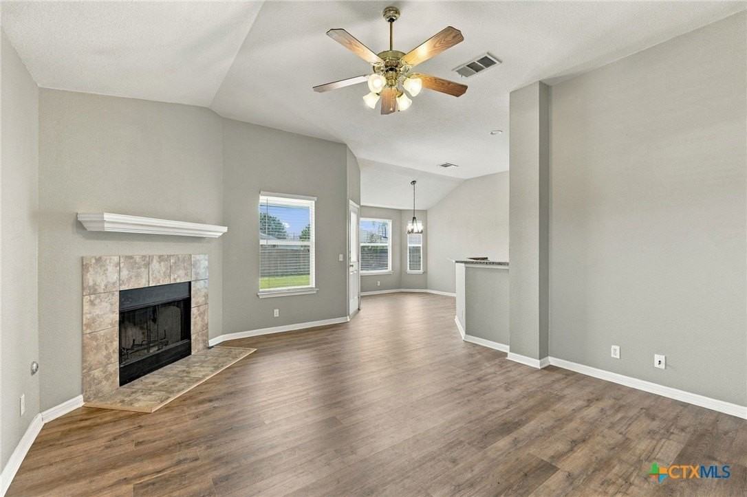 100 Lightfoot Ct - Photo 2 of 17