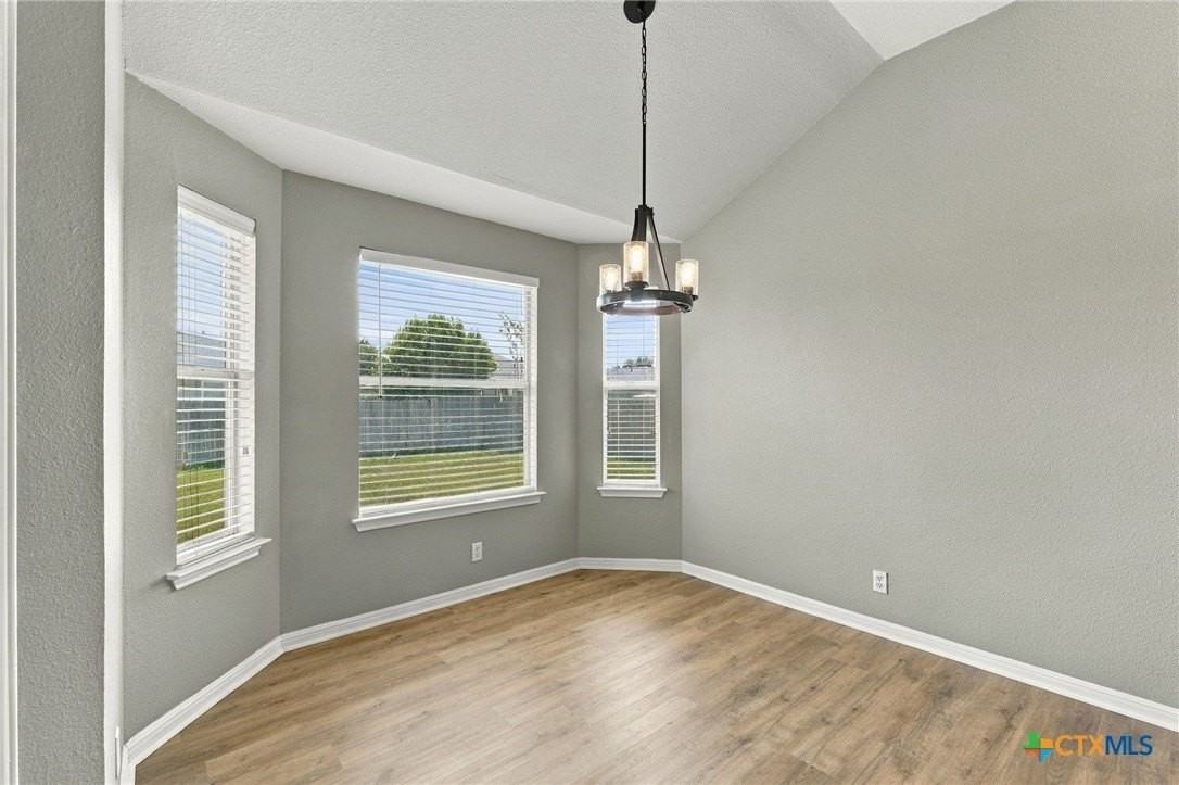 100 Lightfoot Ct - Photo 4 of 17