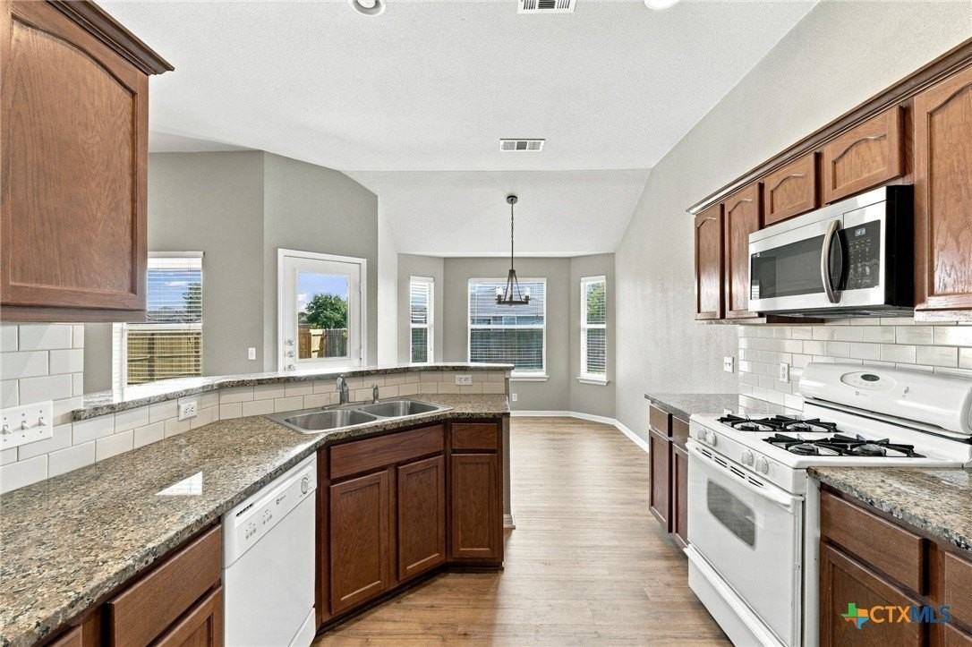 100 Lightfoot Ct - Photo 5 of 17