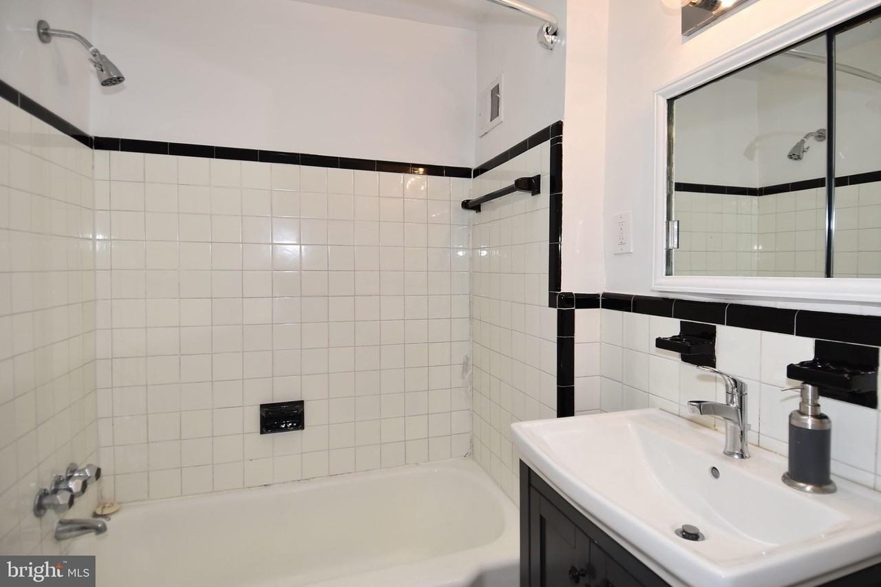 915 Hughes Mews Nw - Photo 7 of 11