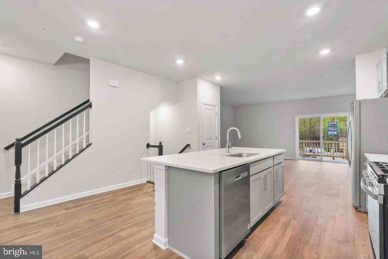 8704 Cherrybark Rd - Photo 7 of 36