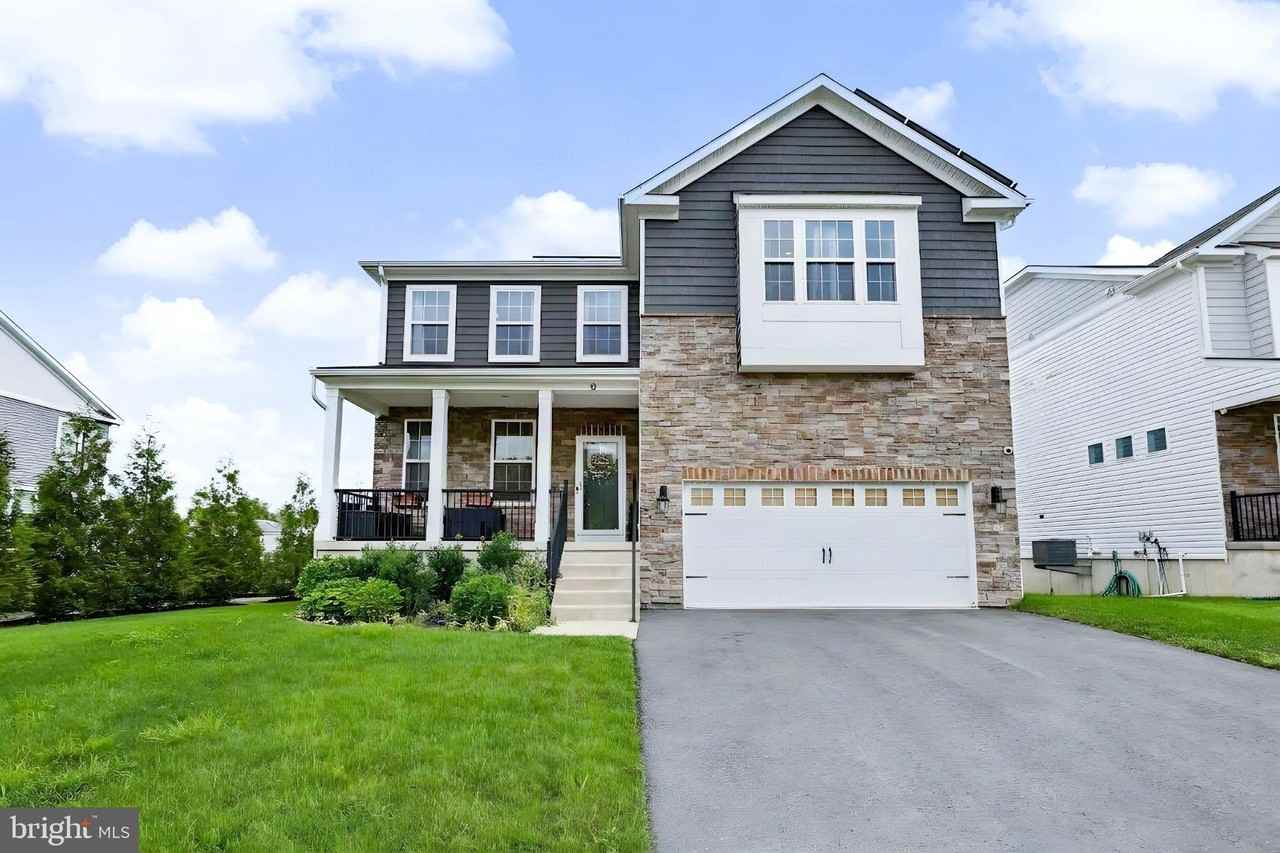 32 Westmont Dr - Photo 2 of 50