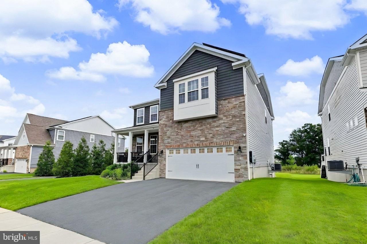 32 Westmont Dr - Photo 4 of 50