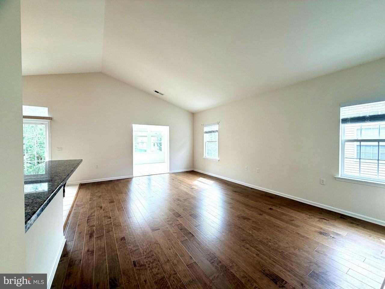 37 Murano Dr - Photo 7 of 27