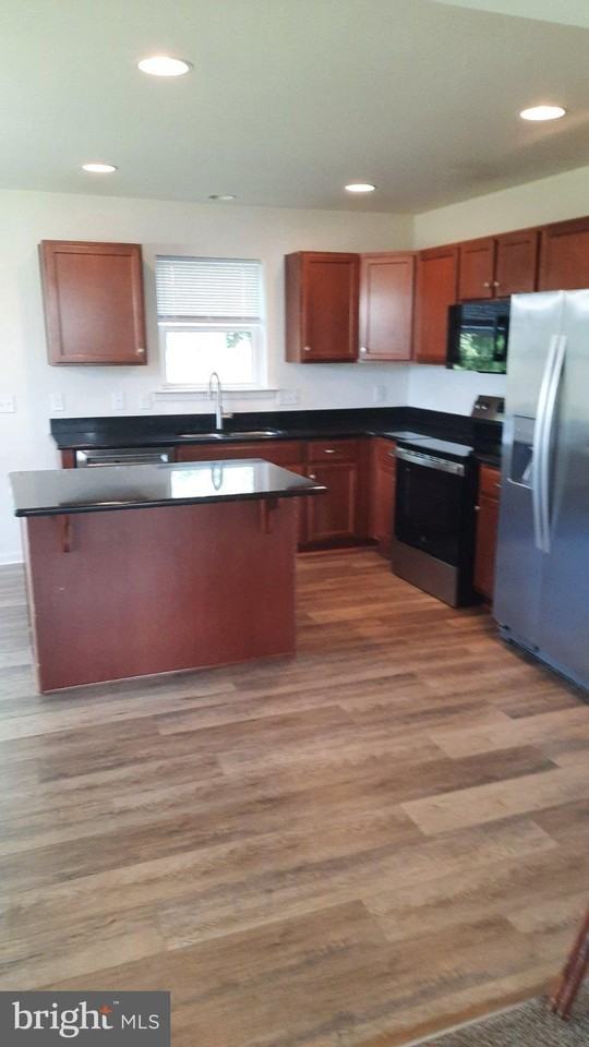 805 Admirals Quay Dr - Photo 6 of 16
