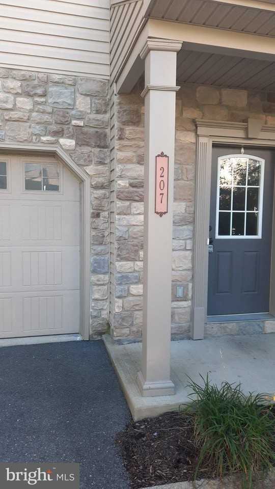 207 Antilles Ct - Photo 3 of 18