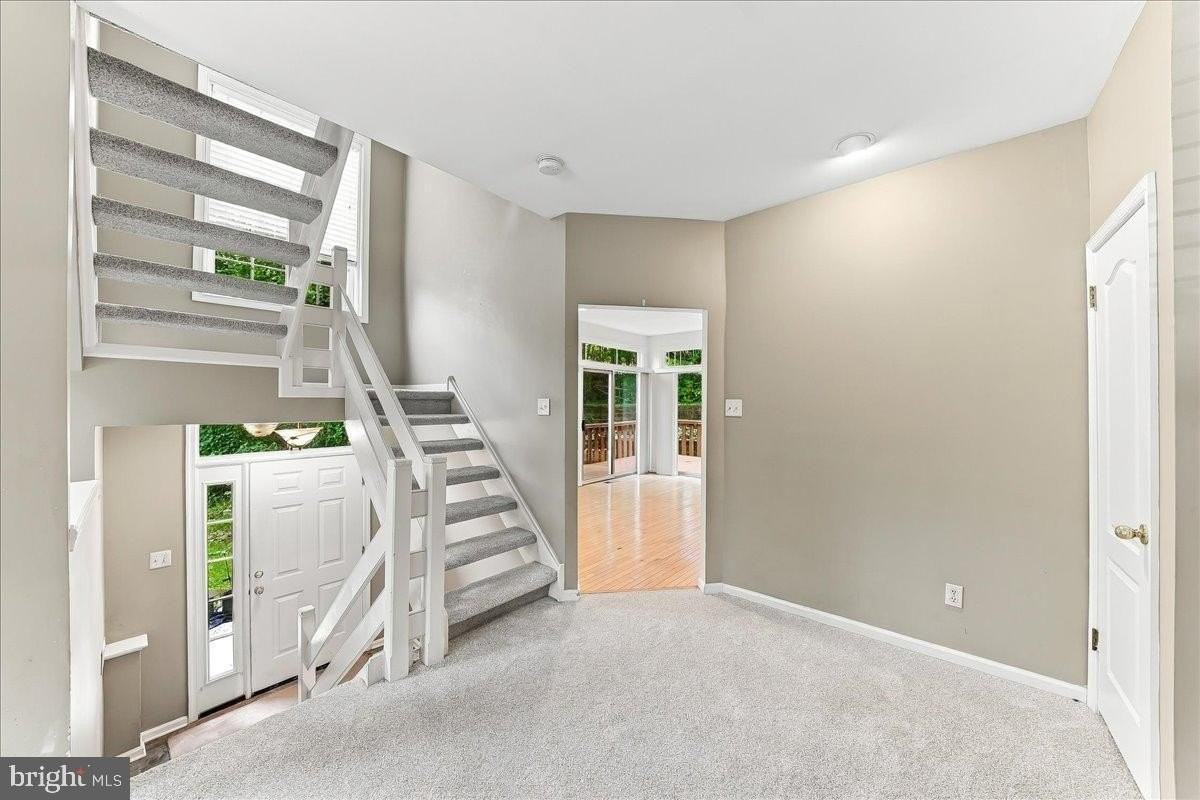 400 Wooded Way - Photo 2 of 26