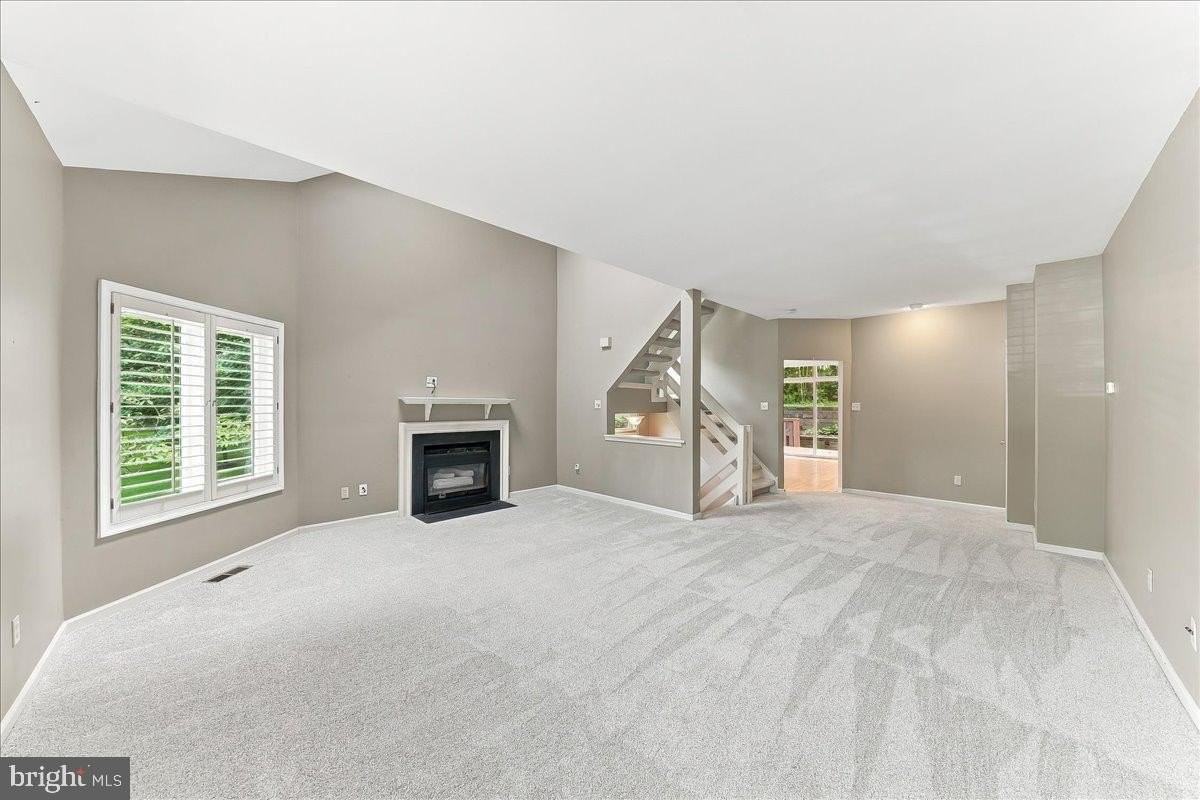 400 Wooded Way - Photo 5 of 26