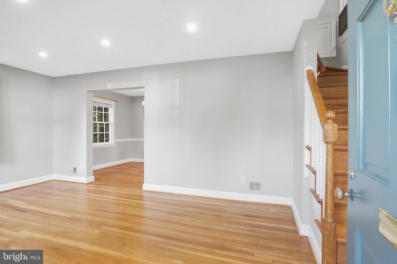 1216 S Columbus St - Photo 3 of 26