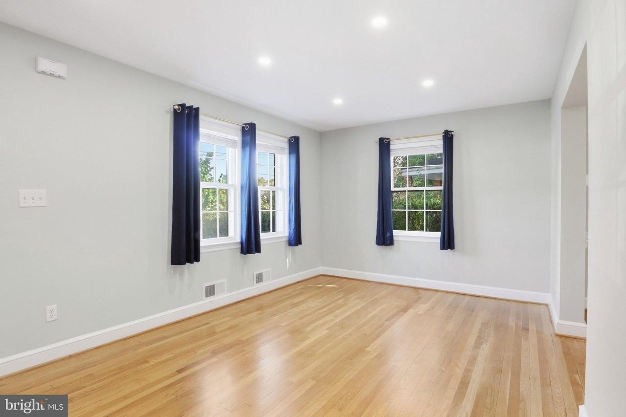 1216 S Columbus St - Photo 5 of 26