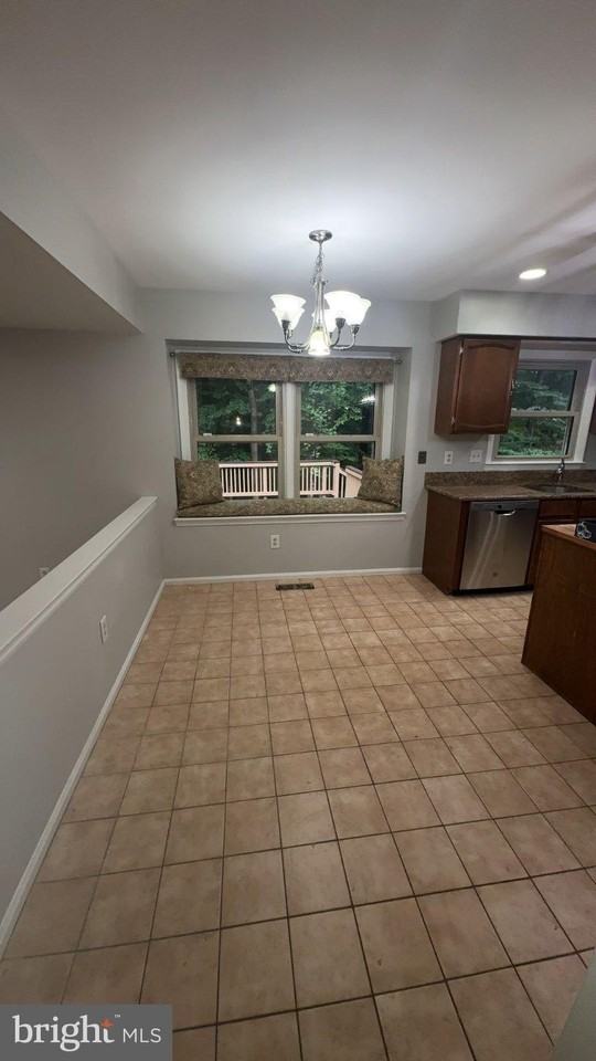 7421 Silver Pine Dr - Photo 5 of 28