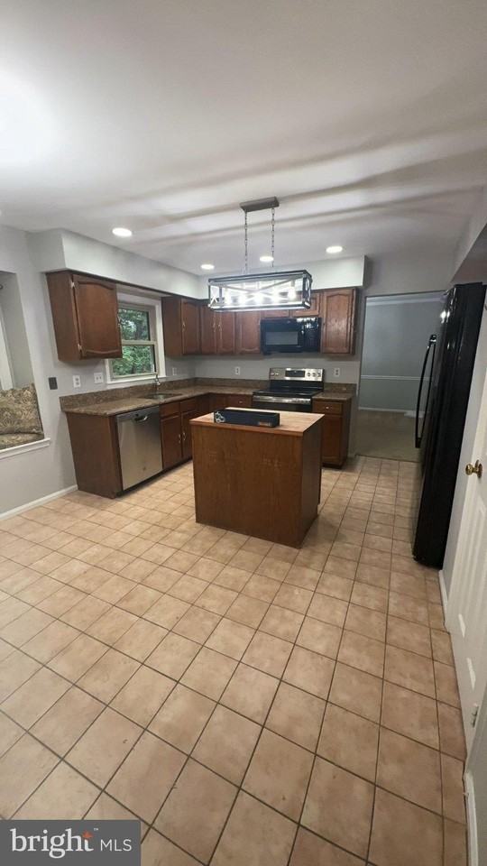 7421 Silver Pine Dr - Photo 6 of 28