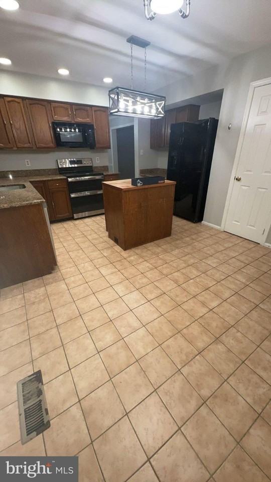 7421 Silver Pine Dr - Photo 7 of 28