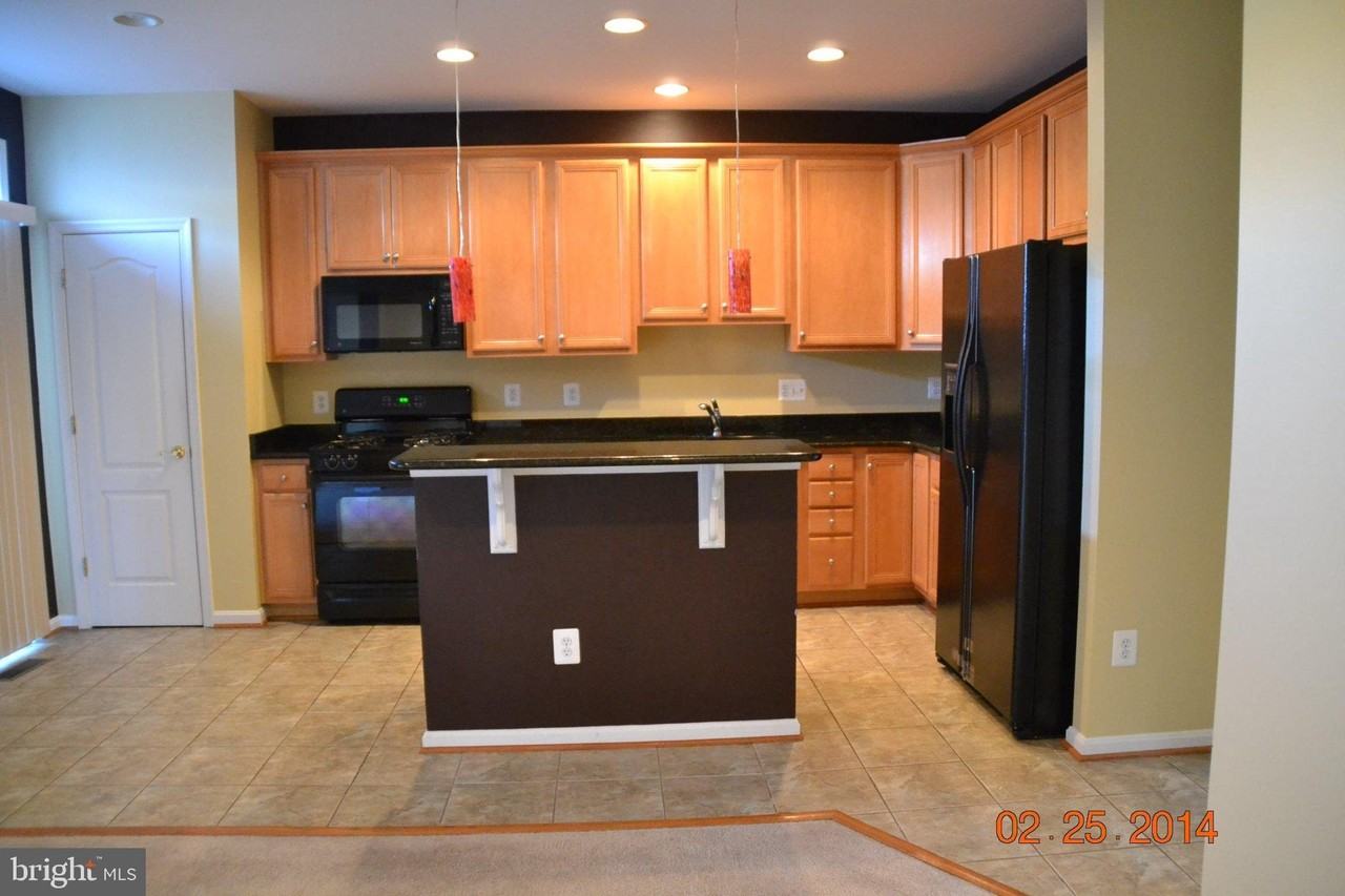 21958 Windy Oaks Sq - Photo 4 of 29