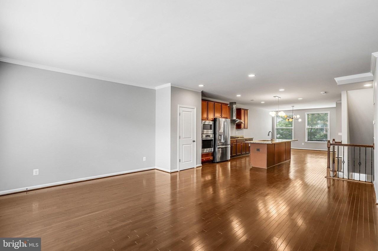 42274 Hampton Woods Ter - Photo 6 of 22