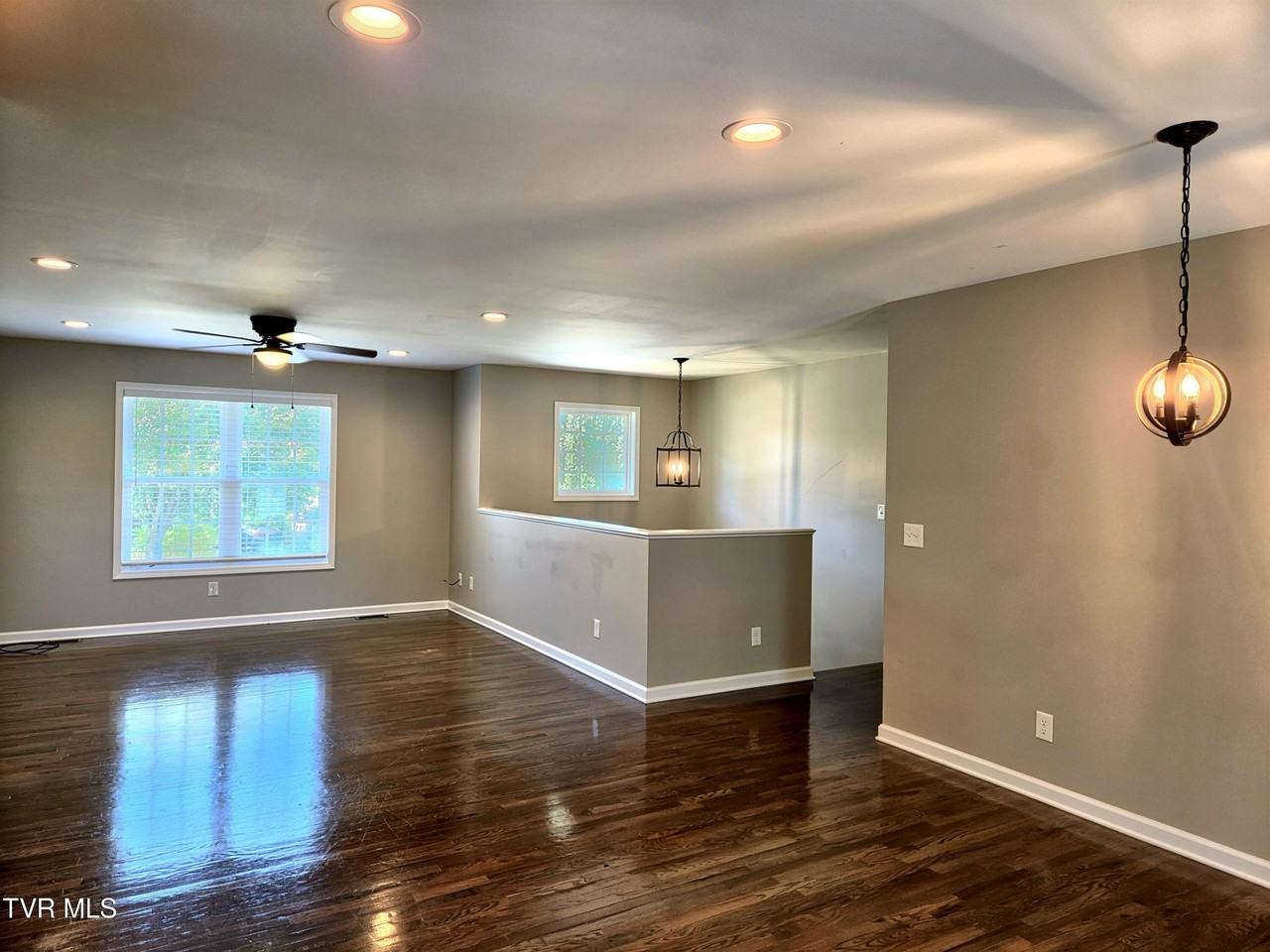 375 Ridgeway Rd - Photo 3 of 26