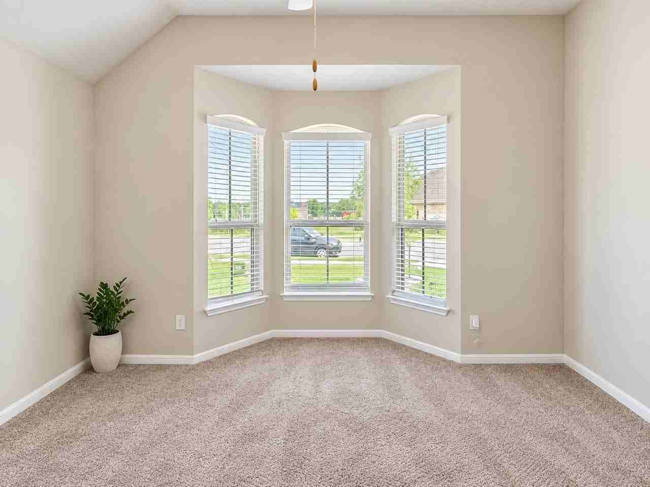 2021 Garretts Way - Photo 3 of 15
