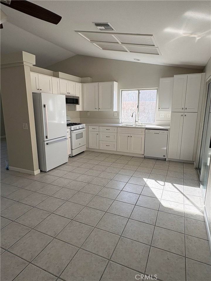 14549 Stone Creek Trl - Photo 4 of 13
