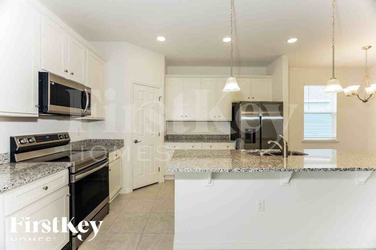 1606 Isleta Loop - Photo 6 of 17