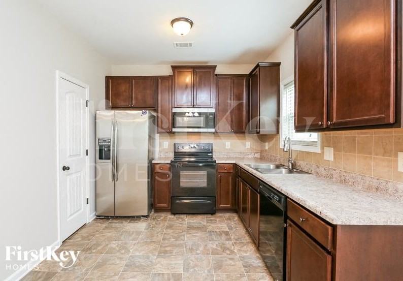 1324 Trailridge Way - Photo 5 of 15