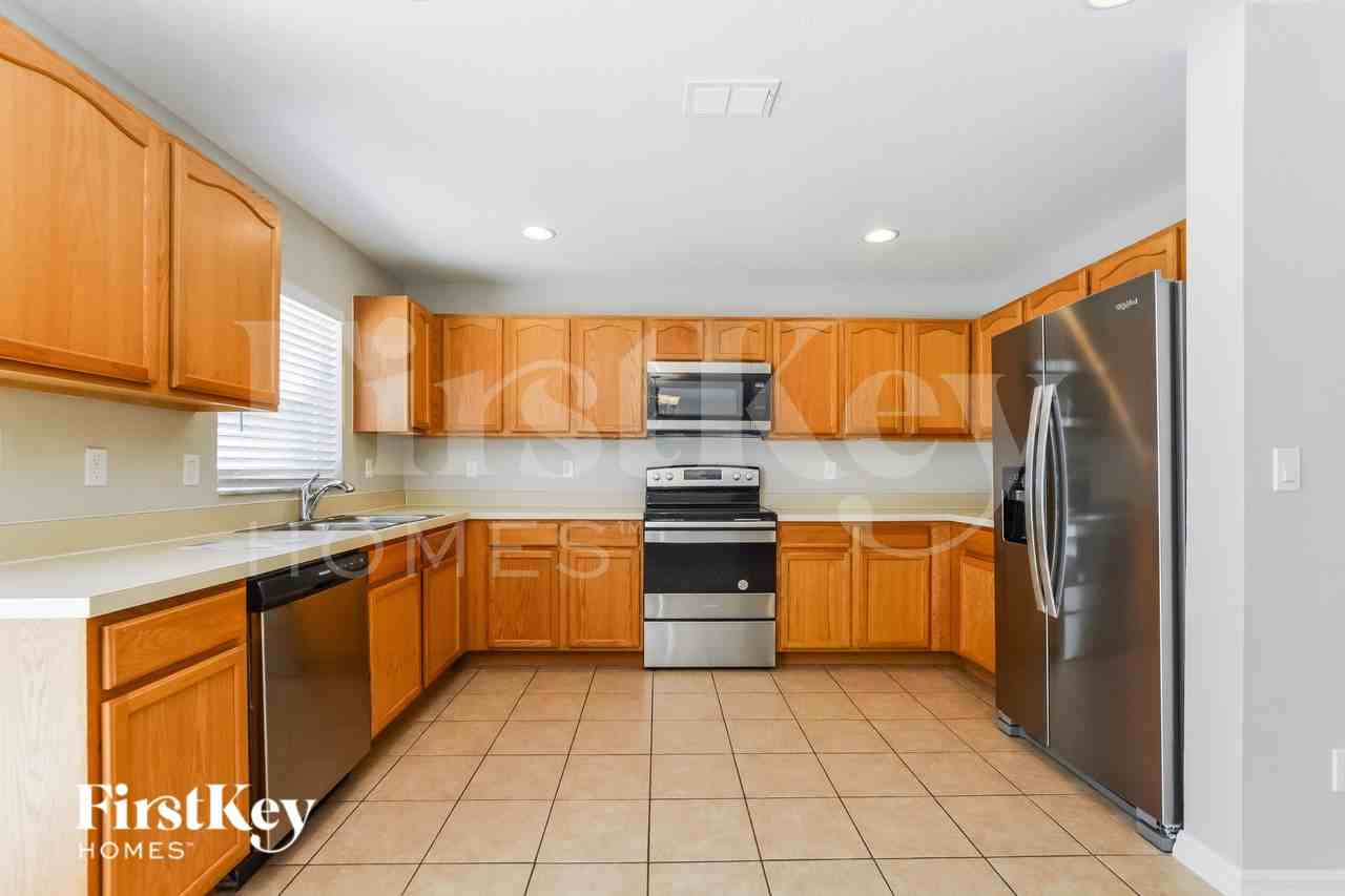 110 Granada Blvd - Photo 4 of 15