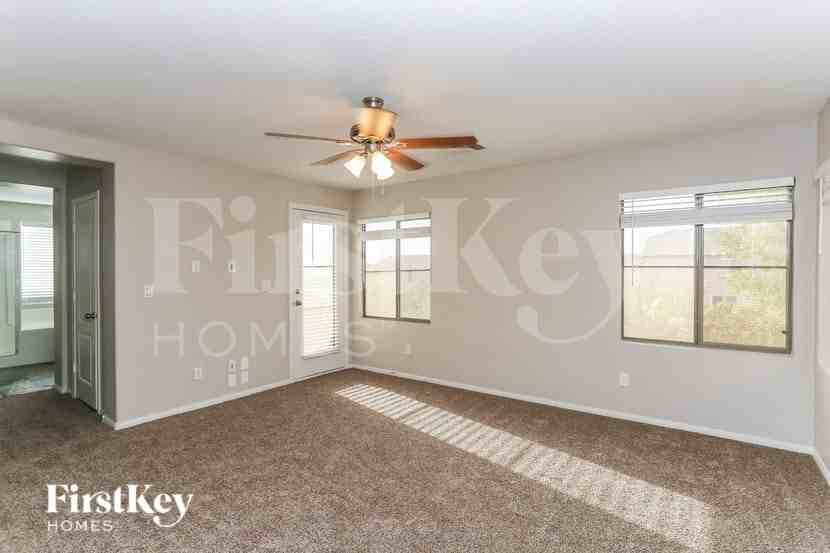 10407 Poplar Park Ave - Photo 7 of 15