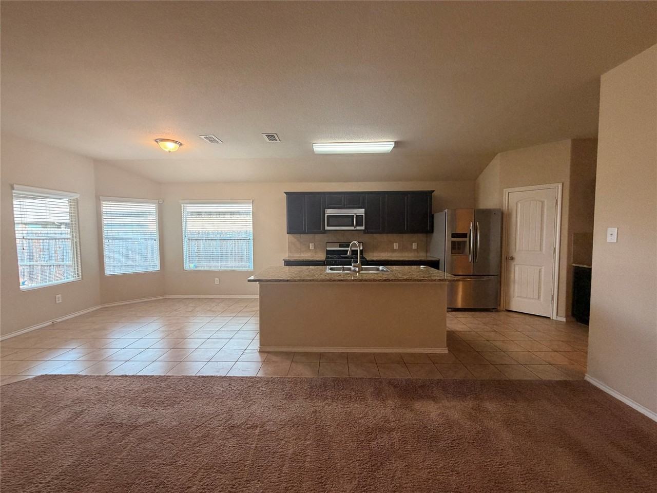 6320 Sails St - Photo 2 of 19
