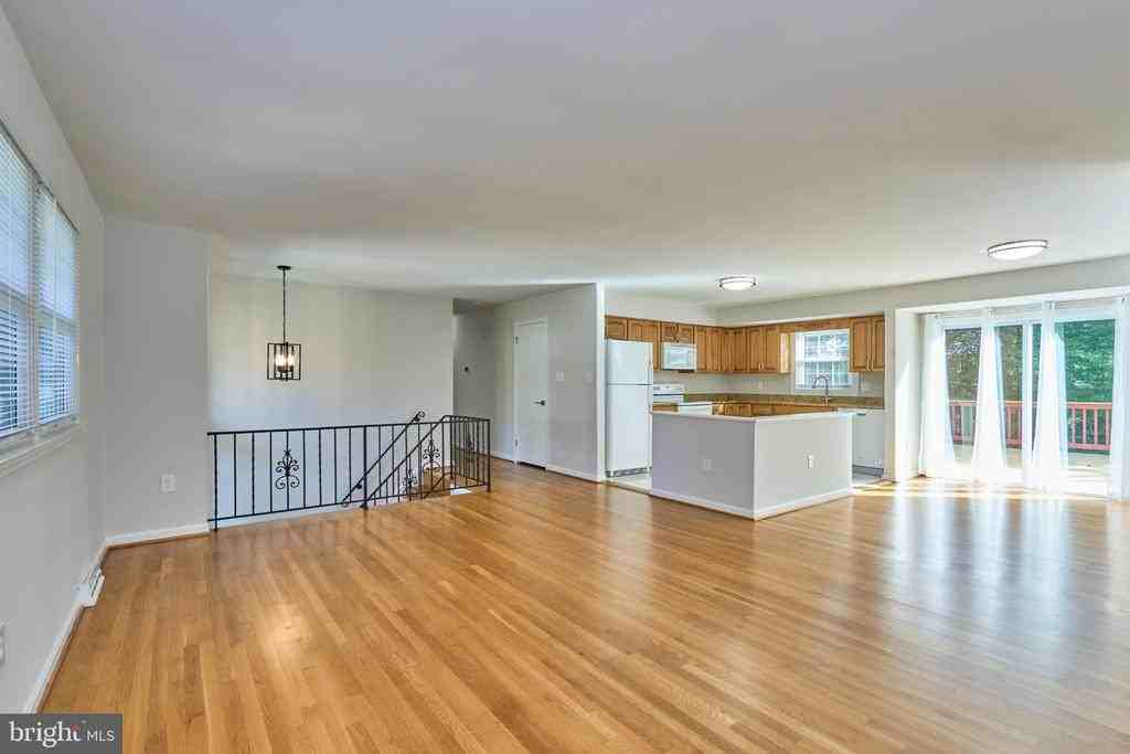 2807 Schafflind Ct - Photo 5 of 34