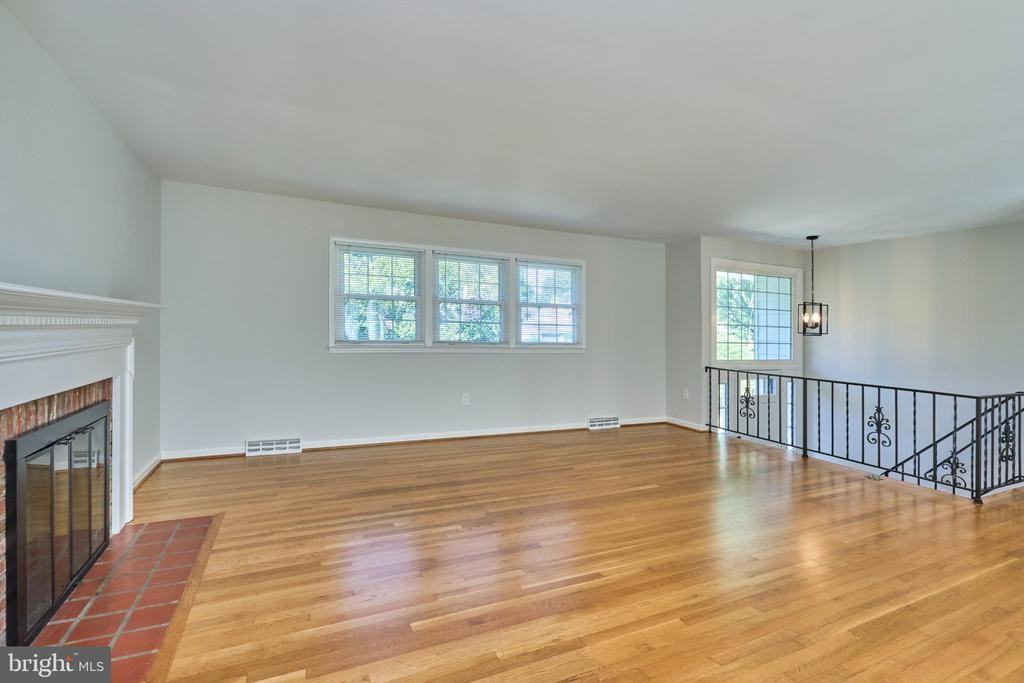 2807 Schafflind Ct - Photo 6 of 34