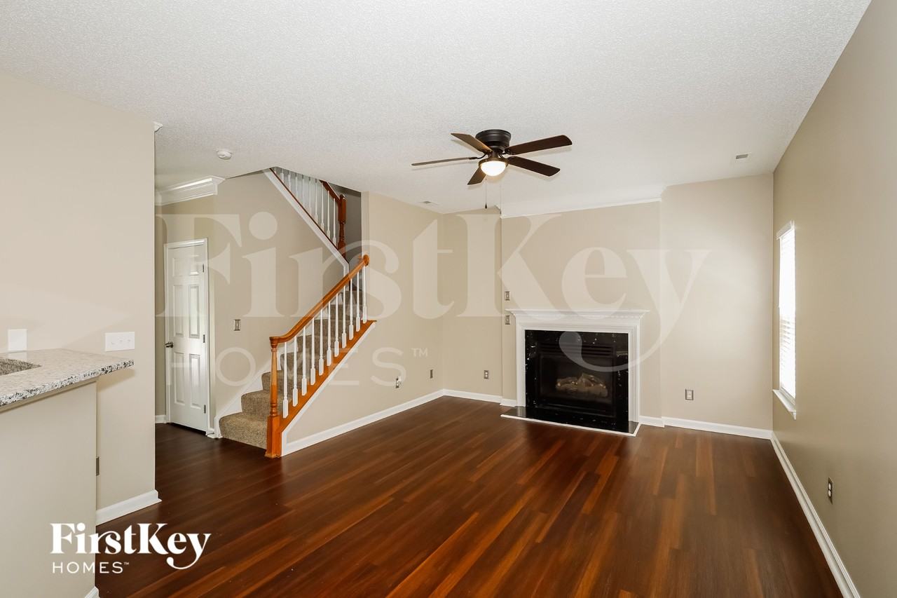 4303 Canewood Ln - Photo 4 of 15