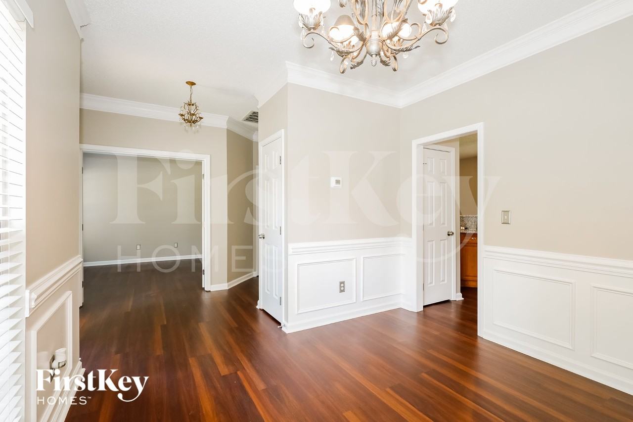 4303 Canewood Ln - Photo 5 of 15