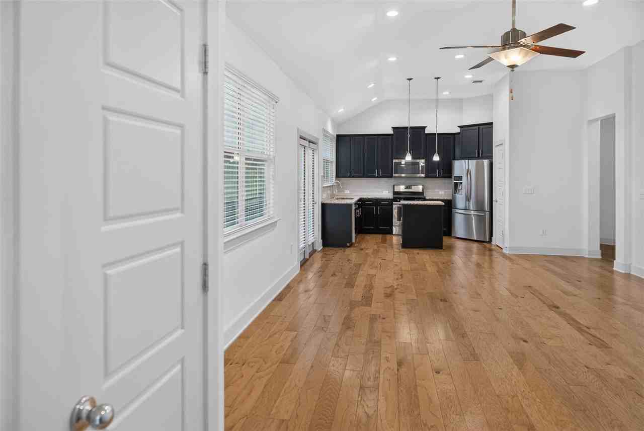 7200 Trafton Ct - Photo 4 of 26