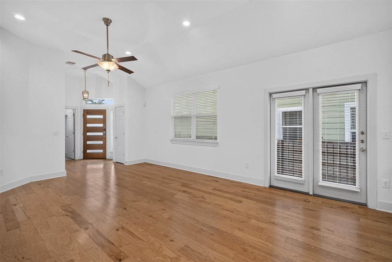 7200 Trafton Ct - Photo 5 of 26