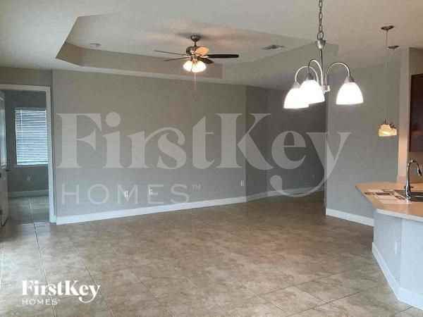 3420 33rd St Sw - Photo 3 of 14