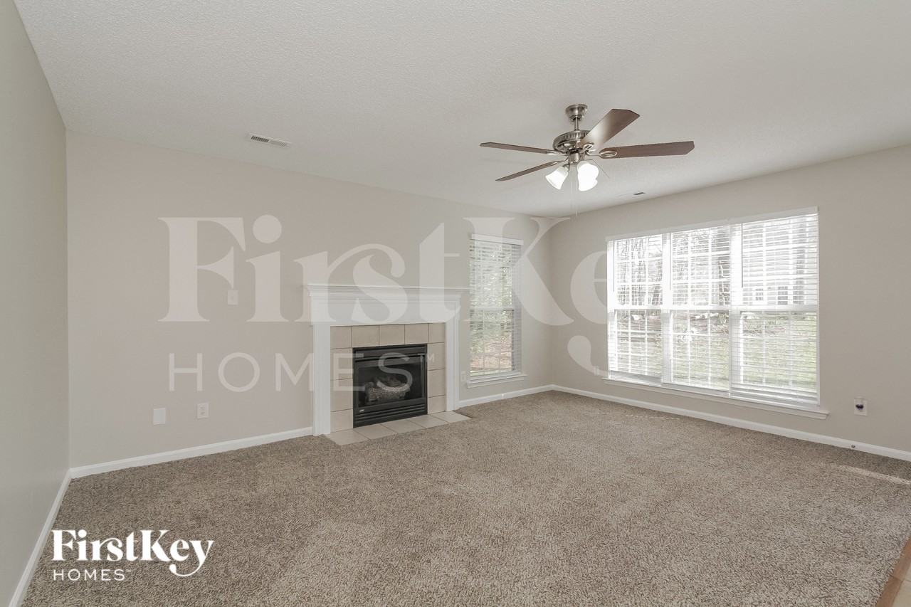 6051 Hedgecrest Pl - Photo 4 of 15