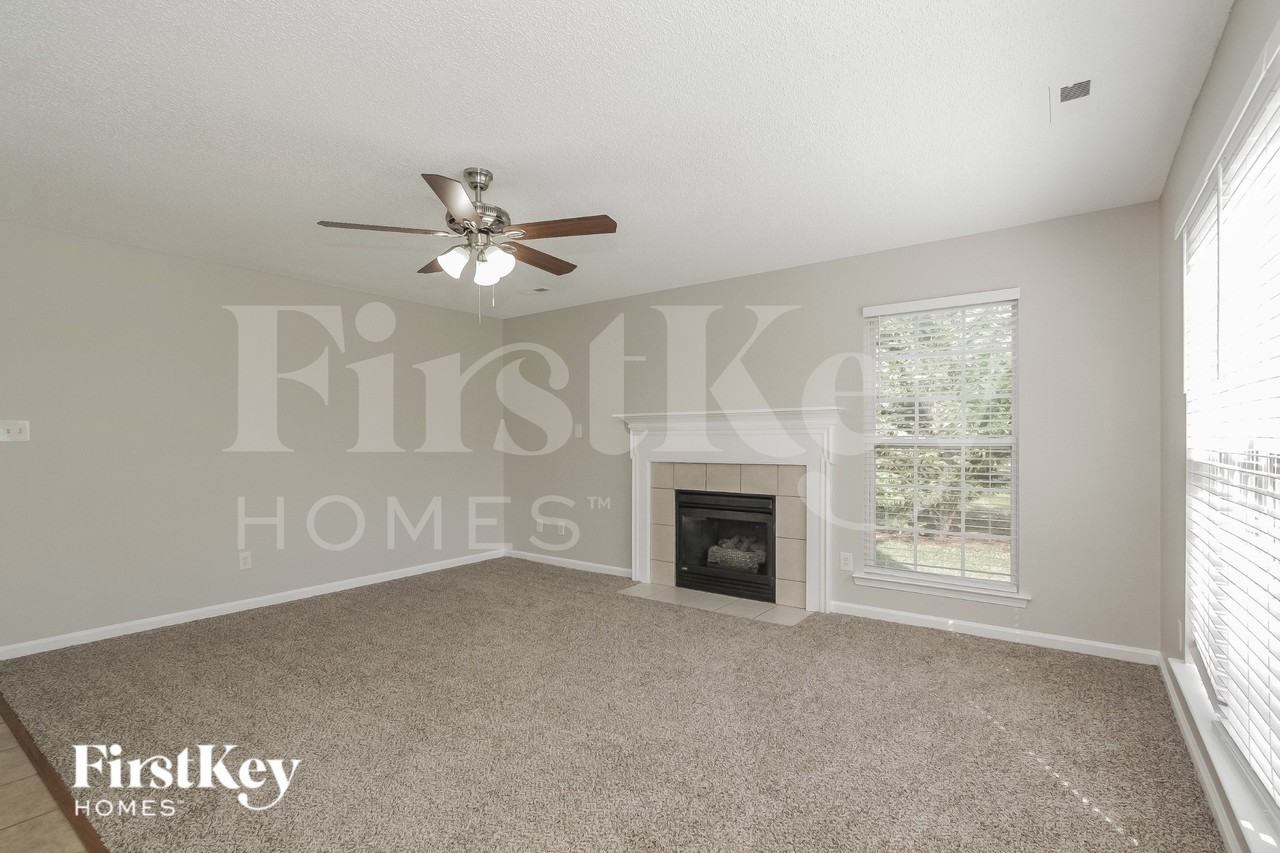 6051 Hedgecrest Pl - Photo 5 of 15