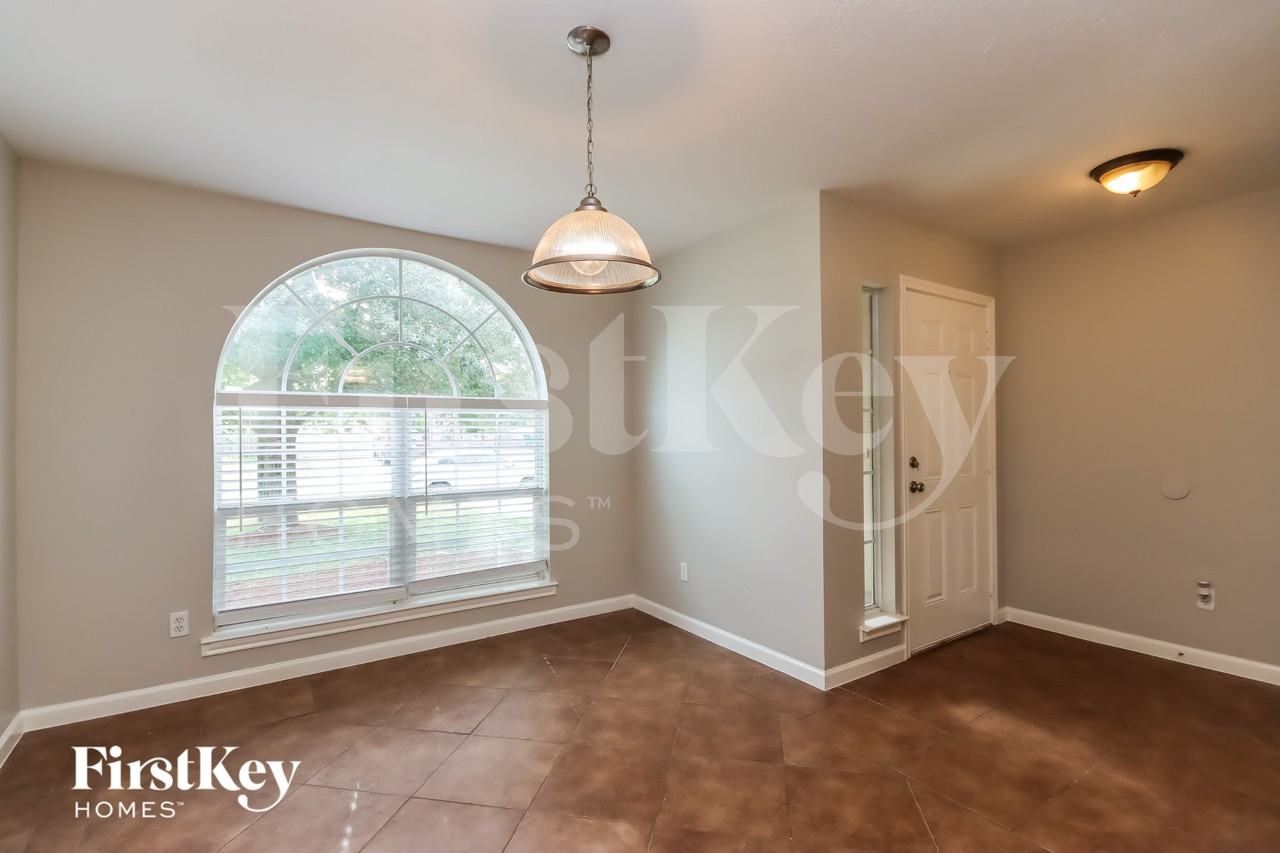 2305 Shady Pine Dr - Photo 5 of 15