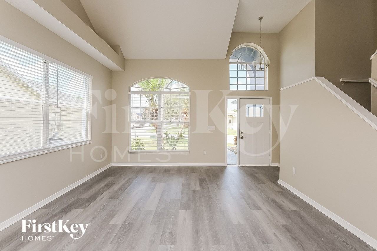 1204 Franford Dr - Photo 2 of 15