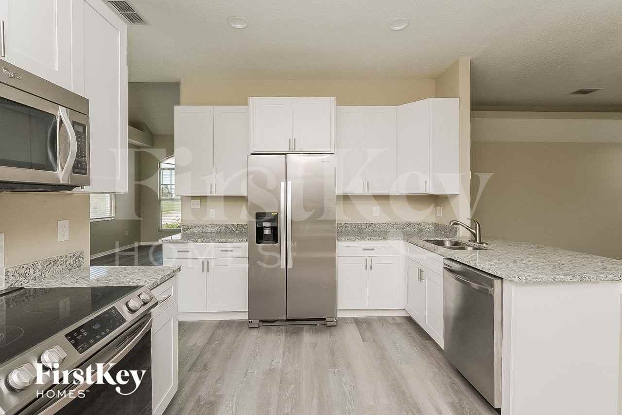 1204 Franford Dr - Photo 5 of 15