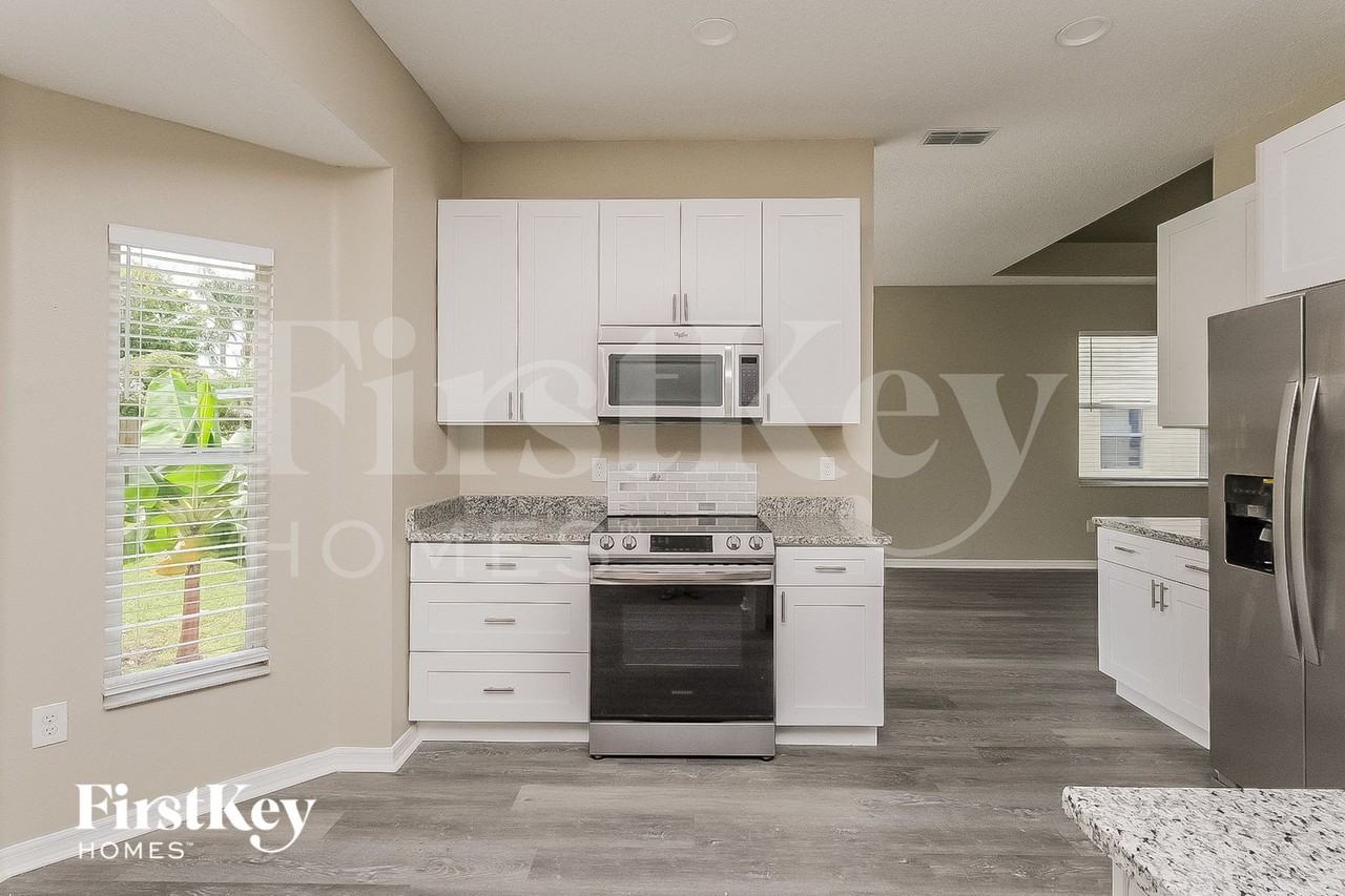 1204 Franford Dr - Photo 6 of 15