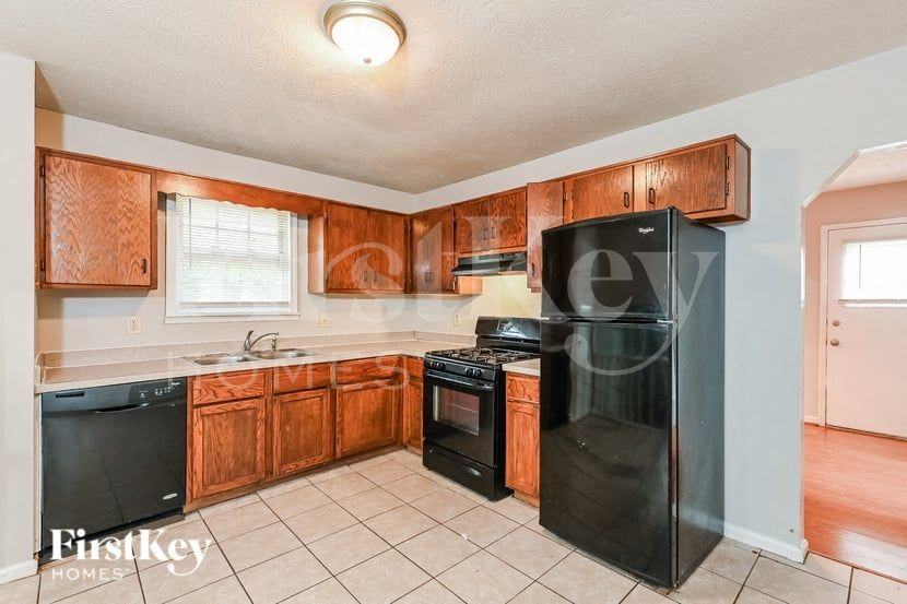 6076 Cherokee Valley Ln - Photo 4 of 16