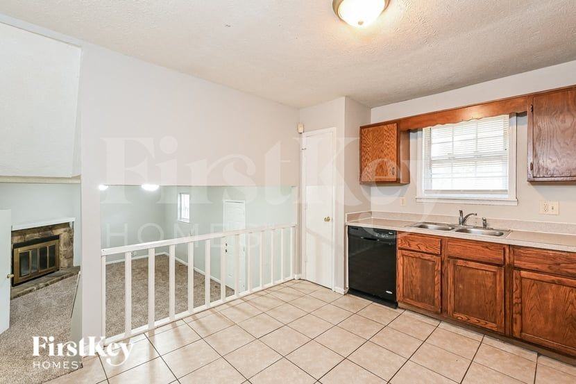 6076 Cherokee Valley Ln - Photo 5 of 16