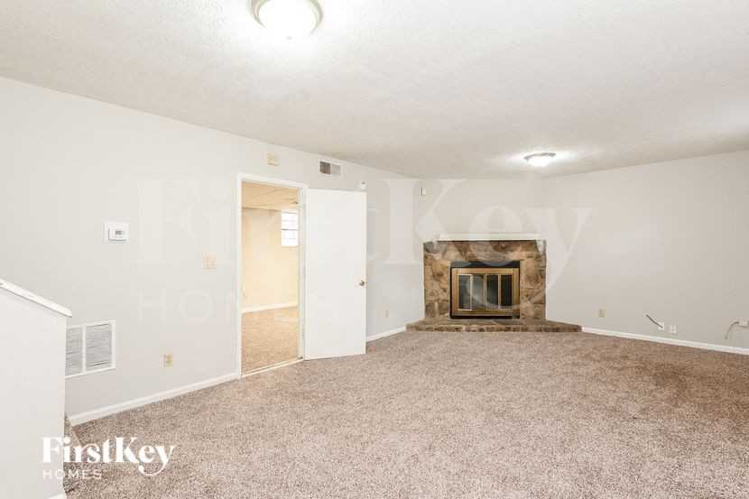 6076 Cherokee Valley Ln - Photo 6 of 16