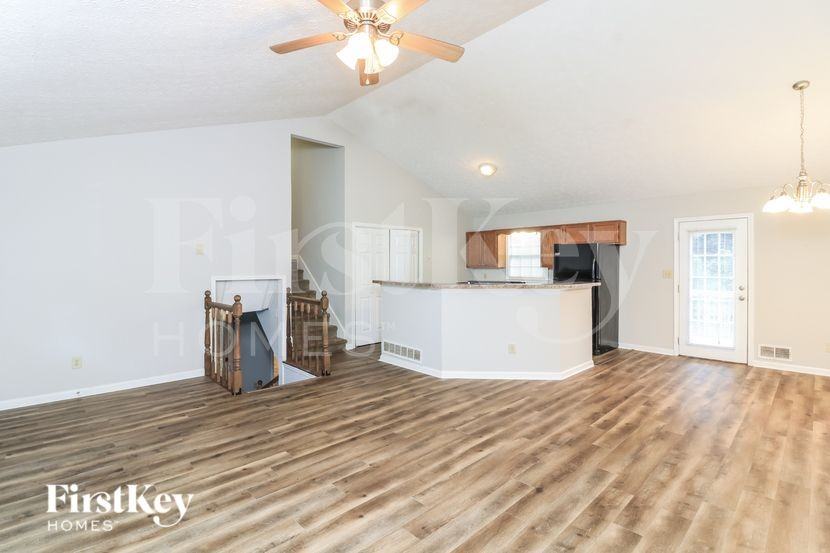 87 Nottingham Dr - Photo 4 of 16