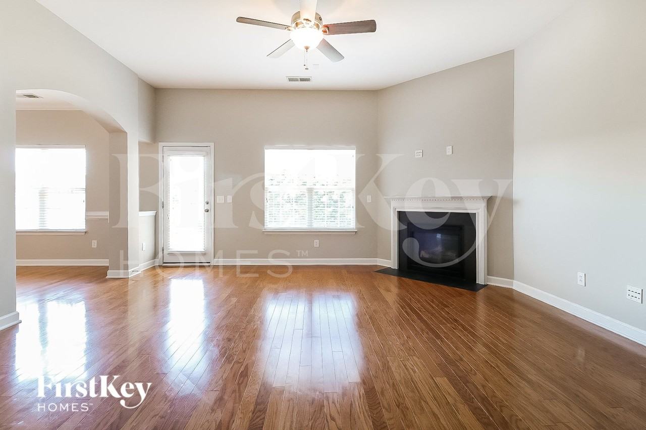 6255 Glen Way Dr - Photo 3 of 15