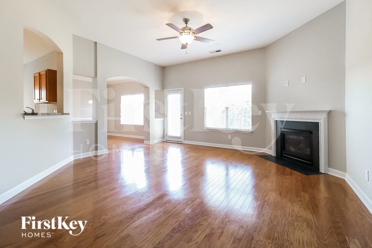6255 Glen Way Dr - Photo 4 of 15