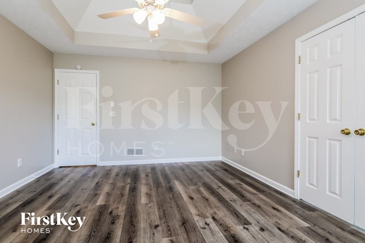 1370 Summer Lake Ter - Photo 6 of 15