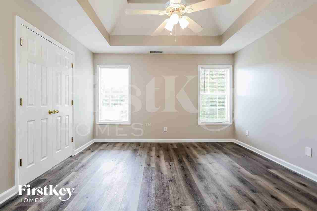 1370 Summer Lake Ter - Photo 7 of 15