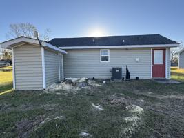 featured image of 225 Oakwood Dr #1