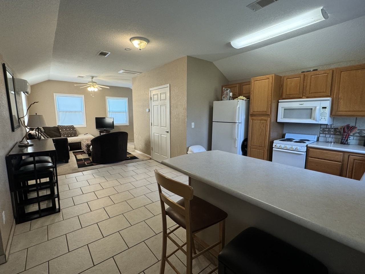 225 Oakwood Dr #1 - Photo 2 of 12